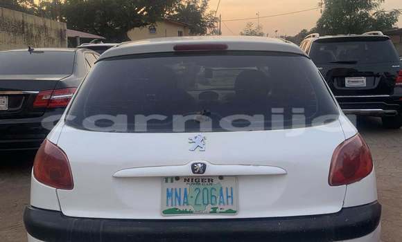 Acheter Occasion Voiture Peugeot 206 Blanc à Lagos, État de Lagos Acheter Occasion Voiture Peugeot 206 Blanc à Lagos, État de Lagos