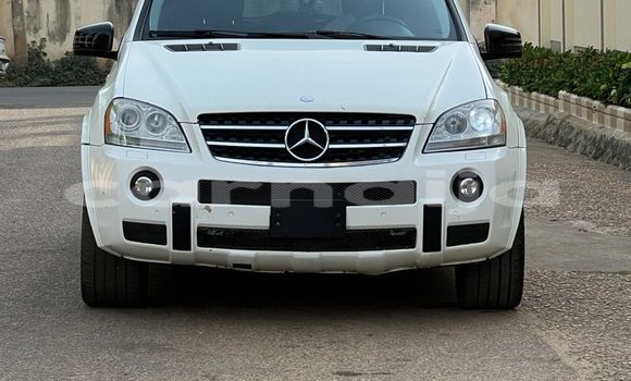 Acheter Occasion Voiture Mercedes-Benz ML–Class Blanc à Lagos, État de Lagos Acheter Occasion Voiture Mercedes-Benz ML–Class Blanc à Lagos, État de Lagos