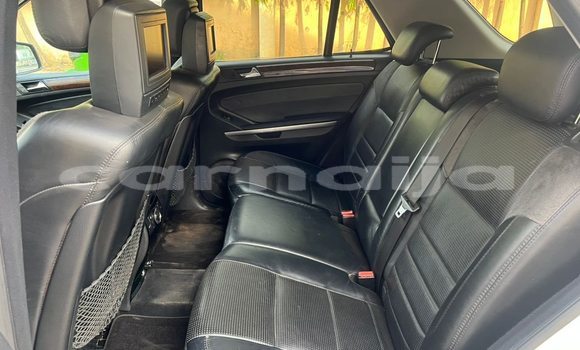 Acheter Occasion Voiture Mercedes-Benz ML–Class Blanc à Lagos, État de Lagos Acheter Occasion Voiture Mercedes-Benz ML–Class Blanc à Lagos, État de Lagos