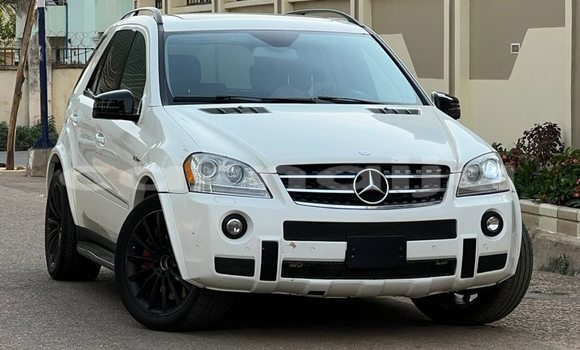 Acheter Occasion Voiture Mercedes-Benz ML–Class Blanc à Lagos, État de Lagos Acheter Occasion Voiture Mercedes-Benz ML–Class Blanc à Lagos, État de Lagos