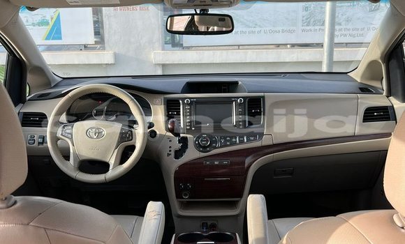 Acheter Occasion Voiture Toyota Sienna Noir à Abuja, État de Lagos Acheter Occasion Voiture Toyota Sienna Noir à Abuja, État de Lagos