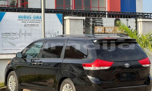 Acheter Occasion Voiture Toyota Sienna Noir à Abuja, État de Lagos Acheter Occasion Voiture Toyota Sienna Noir à Abuja, État de Lagos