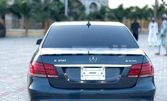 Acheter Occasion Voiture Mercedes-Benz E–Class Noir à Lagos, État de Lagos Acheter Occasion Voiture Mercedes-Benz E–Class Noir à Lagos, État de Lagos