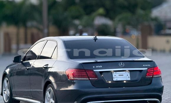 Acheter Occasion Voiture Mercedes-Benz E–Class Noir à Lagos, État de Lagos Acheter Occasion Voiture Mercedes-Benz E–Class Noir à Lagos, État de Lagos