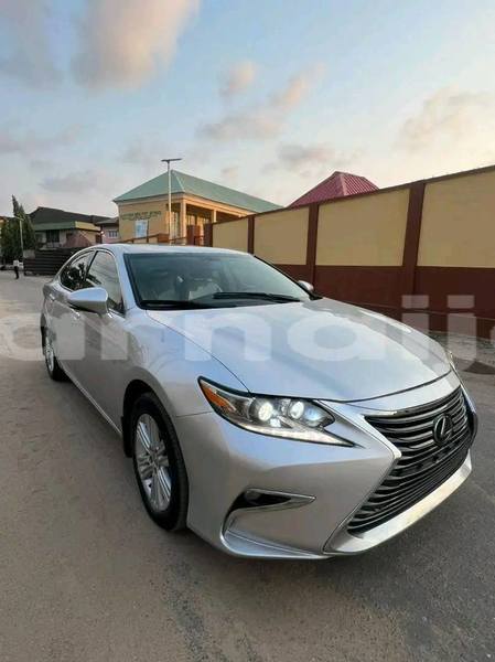 Big with watermark lexus es lagos state lagos 46851