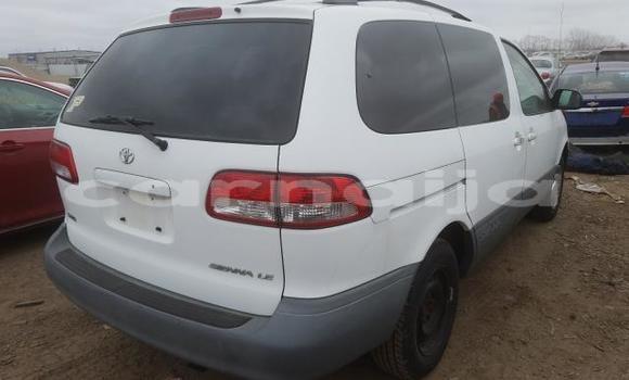 Buy Used Toyota Sienna White Car in Lagos in Lagos State Buy Used Toyota Sienna White Car in Lagos in Lagos State