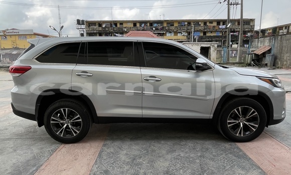 Buy Import Toyota Highlander Silver Car in Lagos in Lagos State Buy Import Toyota Highlander Silver Car in Lagos in Lagos State