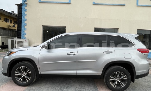 Buy Import Toyota Highlander Silver Car in Lagos in Lagos State Buy Import Toyota Highlander Silver Car in Lagos in Lagos State