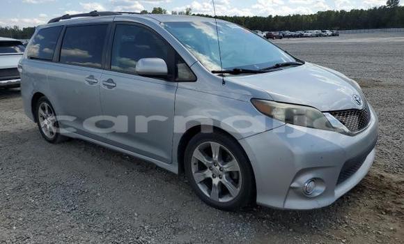 Acheter Occasion Voiture Toyota Sienna Gris à Lagos, État de Lagos Acheter Occasion Voiture Toyota Sienna Gris à Lagos, État de Lagos