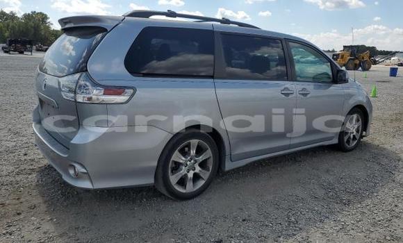 Acheter Occasion Voiture Toyota Sienna Gris à Lagos, État de Lagos Acheter Occasion Voiture Toyota Sienna Gris à Lagos, État de Lagos