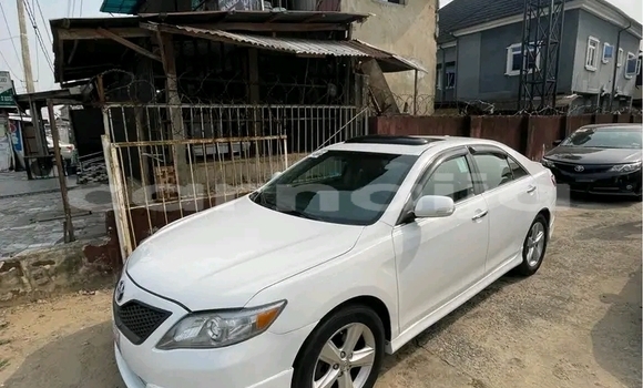 Buy Used Toyota Camry White Car in Abuja in Lagos State Buy Used Toyota Camry White Car in Abuja in Lagos State