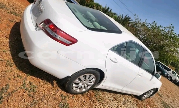 Buy Used Toyota Camry White Car in Abak in Akwa Ibom State Buy Used Toyota Camry White Car in Abak in Akwa Ibom State