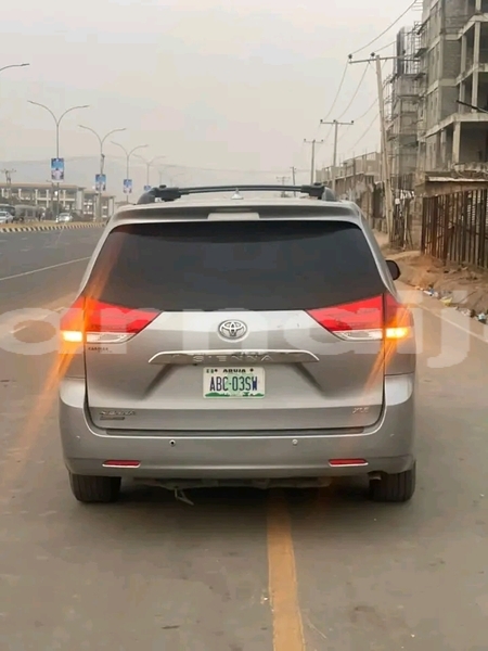 Big with watermark toyota sienna ebonyi state abakaliki 47024