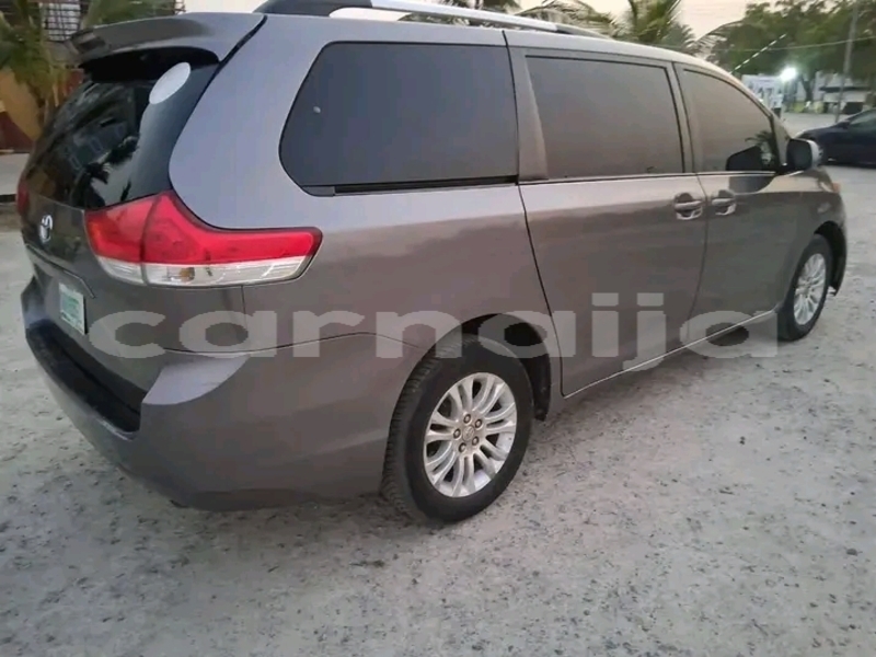 Big with watermark toyota sienna ebonyi state abakaliki 47100