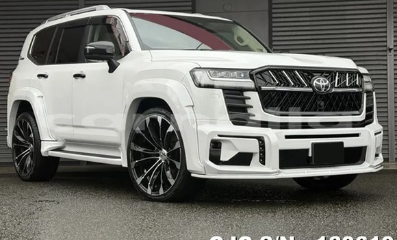Buy Used Toyota Land Cruiser White Car in Lagos in Lagos State