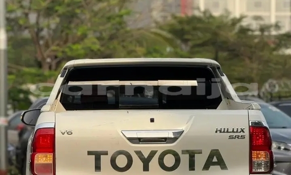 Buy Used Toyota Hilux White Car in Abuja in Lagos State Buy Used Toyota Hilux White Car in Abuja in Lagos State