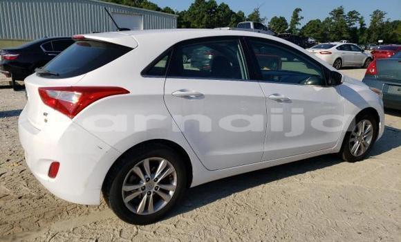 Buy New Hyundai Elantra White Car in Lagos in Lagos State Buy New Hyundai Elantra White Car in Lagos in Lagos State