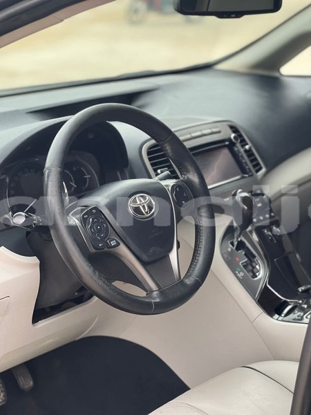 Big with watermark toyota venza edo benin city 47734