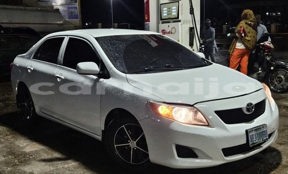 Buy Used Toyota Corolla White Car in Ikorodu in Lagos State