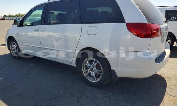Buy Import Toyota Sienna White Car in Badagry in Lagos State Buy Import Toyota Sienna White Car in Badagry in Lagos State