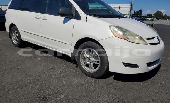 Buy Used Toyota Sienna White Car in Badagry in Lagos State Buy Used Toyota Sienna White Car in Badagry in Lagos State