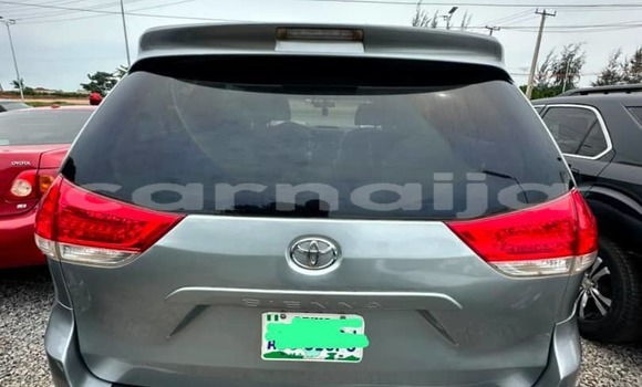 Buy Used Toyota Sienna Silver Car in Abuja in Lagos State