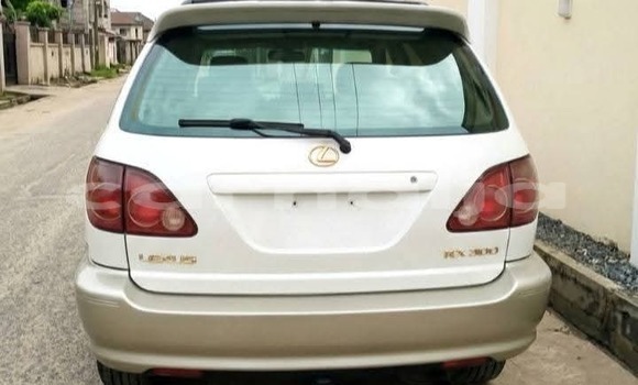 Buy Used Lexus RX 300 White Car in Badagry in Lagos State Buy Used Lexus RX 300 White Car in Badagry in Lagos State