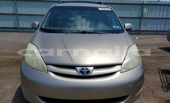 Buy Used Toyota Sienna Beige Car in Badagry in Lagos State