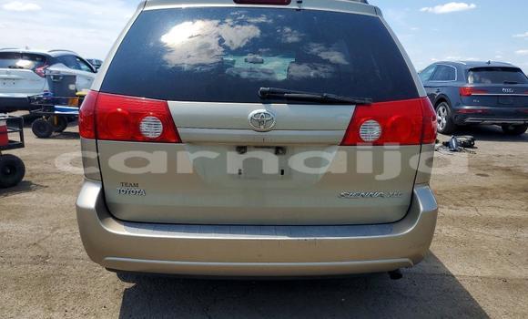 Acheter Occasion Voiture Toyota Sienna Beige à Badagry, État de Lagos Acheter Occasion Voiture Toyota Sienna Beige à Badagry, État de Lagos