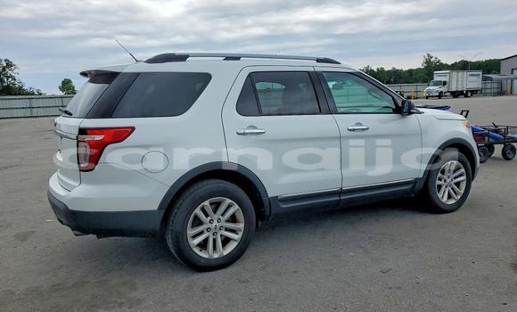 Buy Used Ford Explorer Sport Trac White Car in Lagos in Lagos State Buy Used Ford Explorer Sport Trac White Car in Lagos in Lagos State