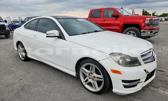 Buy Used Mercedes-Benz C-Classe White Car in Badagry in Lagos State Buy Used Mercedes-Benz C-Classe White Car in Badagry in Lagos State
