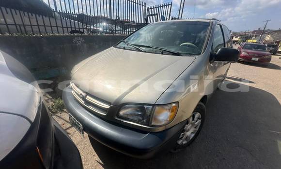 Buy New Toyota Sienna Silver Car in Benin in Edo Buy New Toyota Sienna Silver Car in Benin in Edo