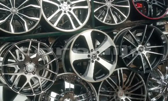 Acheter tyres and wheels à Badagry, État de Lagos Acheter tyres and wheels à Badagry, État de Lagos