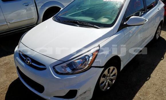 Acheter Import Voiture Hyundai Accent Blanc à Badagry, État de Lagos Acheter Import Voiture Hyundai Accent Blanc à Badagry, État de Lagos