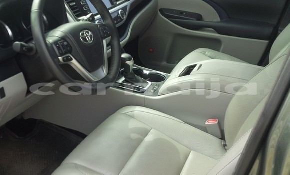 Acheter Occasion Voiture Toyota Highlander Vert à Abuja, État de Lagos Acheter Occasion Voiture Toyota Highlander Vert à Abuja, État de Lagos