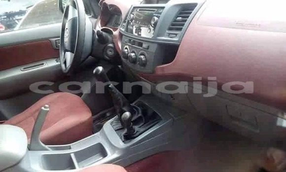 Acheter Occasion Voiture Toyota Hilux Blanc à Abuja, État de Lagos Acheter Occasion Voiture Toyota Hilux Blanc à Abuja, État de Lagos