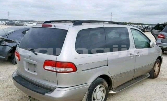 Acheter Occasion Voiture Toyota Sienna Gris à Daura, Katsina