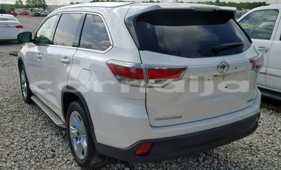 Acheter Occasion Voiture Toyota Highlander Blanc à Lagos, État de Lagos Acheter Occasion Voiture Toyota Highlander Blanc à Lagos, État de Lagos