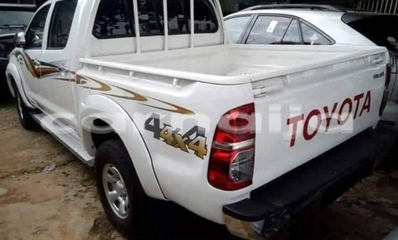 Acheter Occasion Voiture Toyota Hilux Blanc à Lagos, État de Lagos Acheter Occasion Voiture Toyota Hilux Blanc à Lagos, État de Lagos