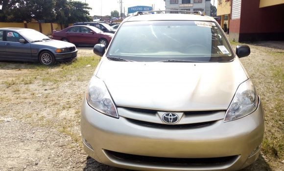 Buy Used Toyota Sienna Other Car in Lagos in Lagos State Buy Used Toyota Sienna Other Car in Lagos in Lagos State