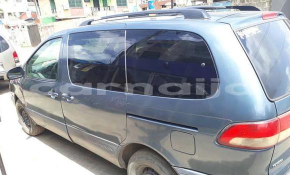 Buy Used Toyota Sienna Blue Car in Surulere in Lagos State Buy Used Toyota Sienna Blue Car in Surulere in Lagos State