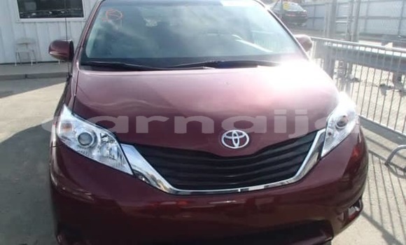 Buy Import Toyota Sienna Red Car in Daura in Katsina Buy Import Toyota Sienna Red Car in Daura in Katsina