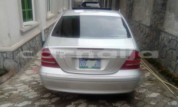 Acheter Occasion Voiture Mercedes-Benz C–Class Gris à Abuja, État de Lagos Acheter Occasion Voiture Mercedes-Benz C–Class Gris à Abuja, État de Lagos