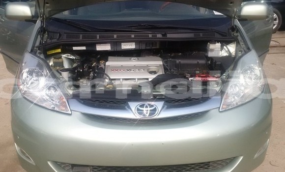 Acheter Neuf Voiture Toyota Sienna Vert à Jos, État du Plateau Acheter Neuf Voiture Toyota Sienna Vert à Jos, État du Plateau