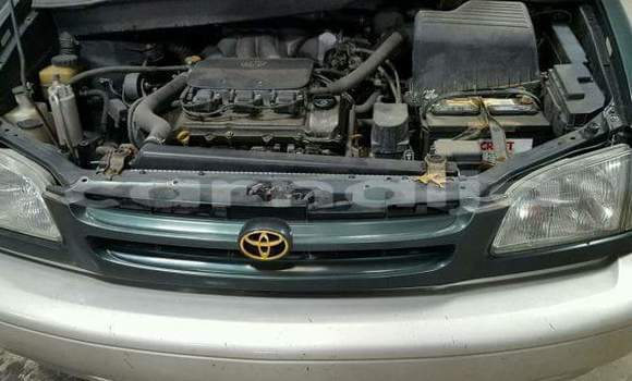 Acheter Occasion Voiture Toyota Sienna Vert à Daura, Katsina