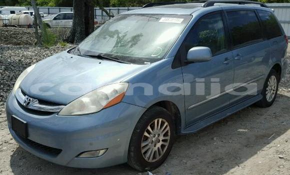 Buy Used Toyota Sienna Blue Car in Abuja in Lagos State Buy Used Toyota Sienna Blue Car in Abuja in Lagos State