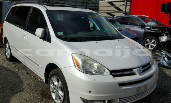 Acheter Neuf Voiture Toyota Sienna Rouge à Ipokia, État d'Ogun Acheter Neuf Voiture Toyota Sienna Rouge à Ipokia, État d'Ogun