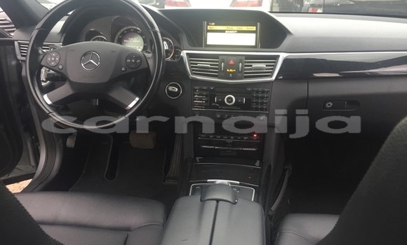 Acheter Occasion Voiture Mercedes-Benz E-klasse Noir à Ipokia, État d'Ogun Acheter Occasion Voiture Mercedes-Benz E-klasse Noir à Ipokia, État d'Ogun