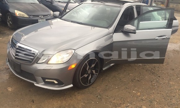 Acheter Occasion Voiture Mercedes-Benz E-klasse Noir à Ipokia, État d'Ogun Acheter Occasion Voiture Mercedes-Benz E-klasse Noir à Ipokia, État d'Ogun