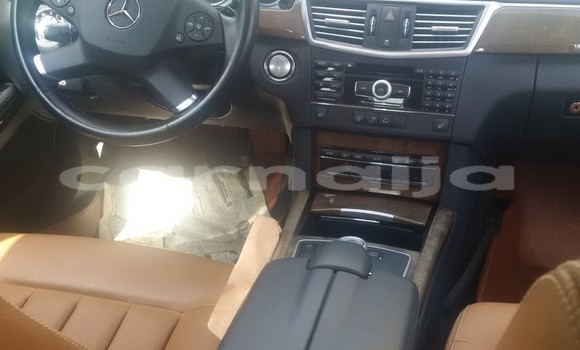 Acheter Occasion Voiture Mercedes-Benz E-klasse Noir à Ipokia, État d'Ogun Acheter Occasion Voiture Mercedes-Benz E-klasse Noir à Ipokia, État d'Ogun